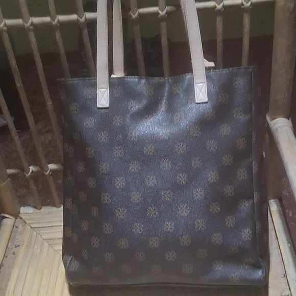 AVON SIGNATURE COLLECTION, MAYLIN TOTE - Picture 3 of 5